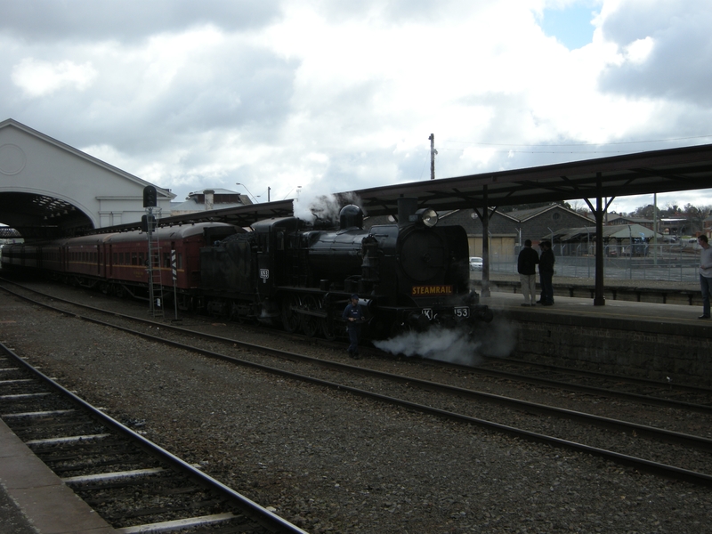 137194: Ballarat Down Special Passenger to Sulky Loop K 153 trailing