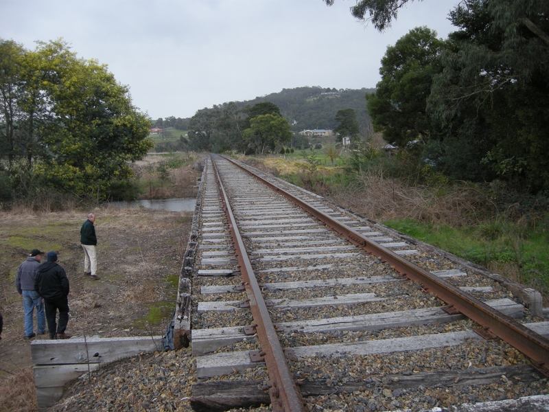 137213: Watts River Bridge Looking West