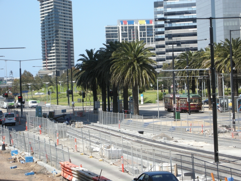 137253: Harbour Esplanade at Bourke Street Northbound City Circle W7 1010 viewed from Etihad Stadium