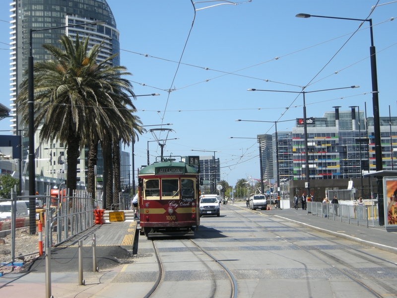 137270: Harbour Esplanade at Latrobe Street Southbound City Circle W6 1000