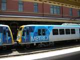 137441: Flinders Street Platform 1 Clifton Hill Group Suburban  22 M 24 M in consist 6-car X'Trapolis