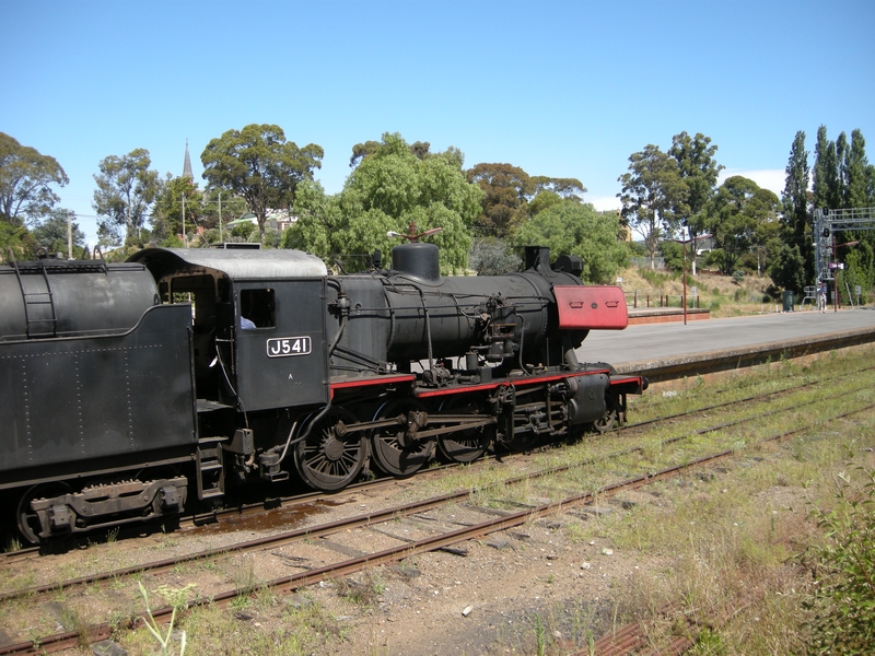 137467: Castlemaine Down Passenger to Maldon J 541