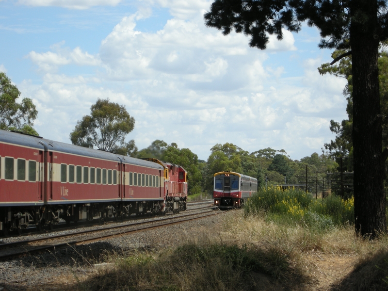 137471: Tallarook Up Passenger N 467 and Down Passenger 7008 7013