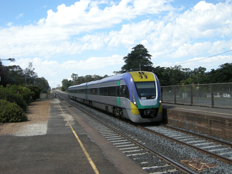 137503: Tallarook Up Passenger VL41 3-car