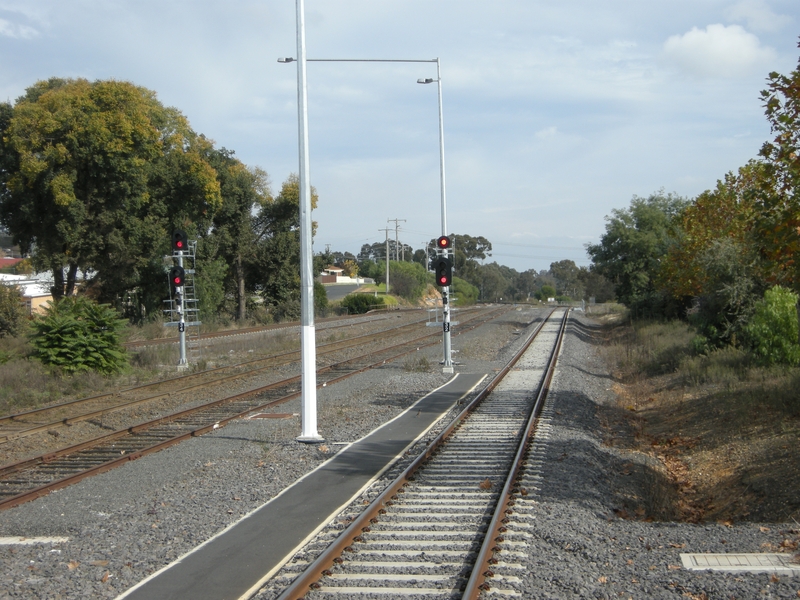 137568:  Seymour looking towards Melbourne from Platform No 3