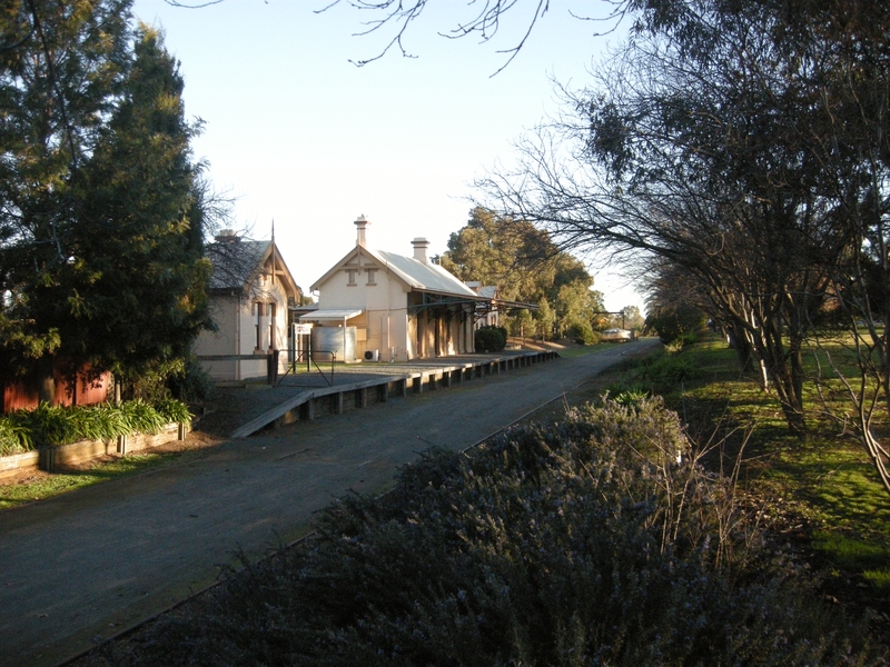 137593: Corowa Station looking towards end of track