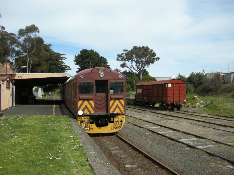 137628: Leongatha 1 35 pm Passenger to Nyora 402 (311),