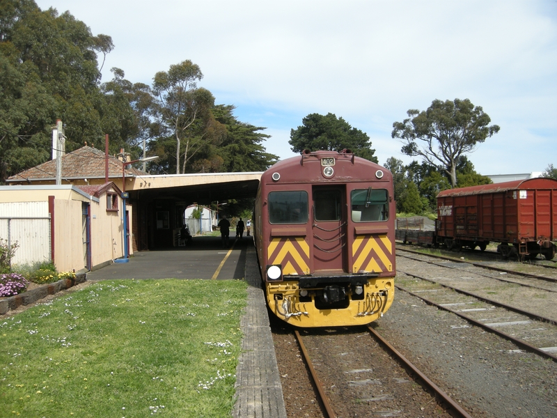 137629: Leongatha 1 35 pm Passenger to Nyora 402 (311),