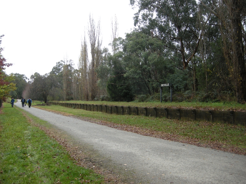 137662: Warburton Rail Trail Seville Station looking West