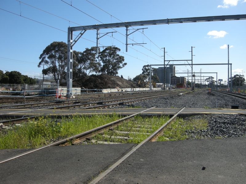 137731: Bendigo Line and NESG Line at Anderson Road looking towards Albion