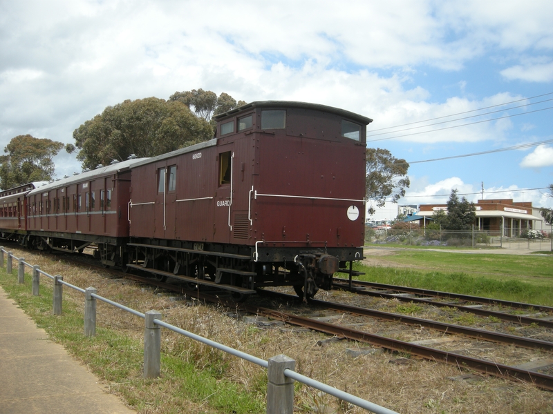 137765: Mornington Yuilles Road 98 G and 604 ZD at rear of 2:15 pm passenger to Moorooduc