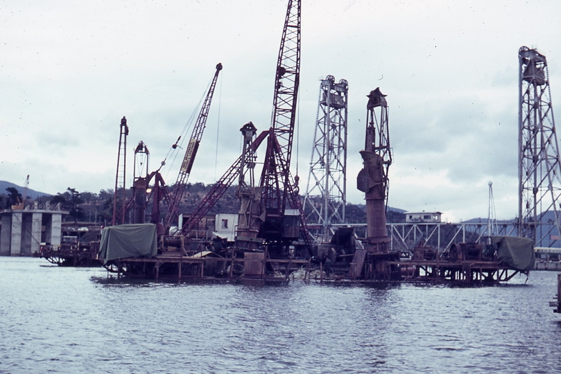 400021: Tasman Bridge under construction looking upstream