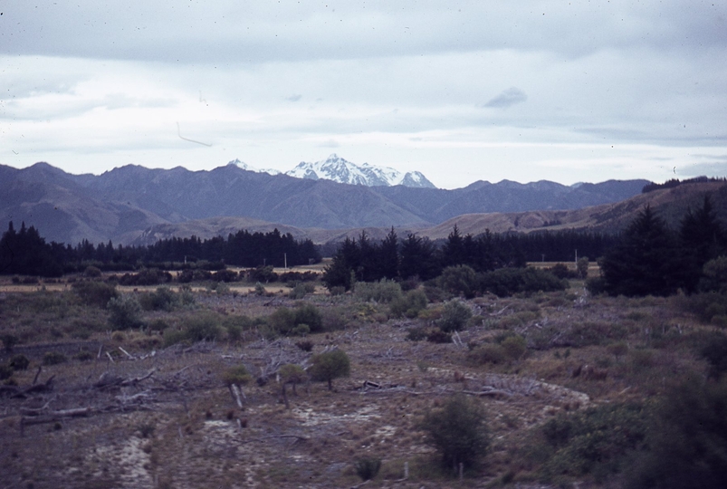 400037: Kaikoura looking towards mountains