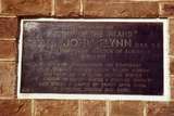 400134: Three Ways NT Plaque on John Flynn Memorial