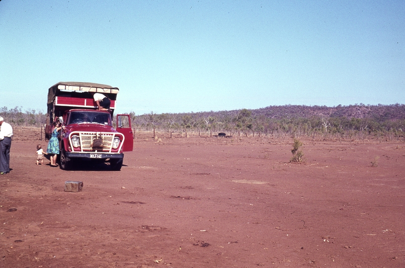 400171: Inorunie Station Qld Forsayth to Croydon Mail Truck