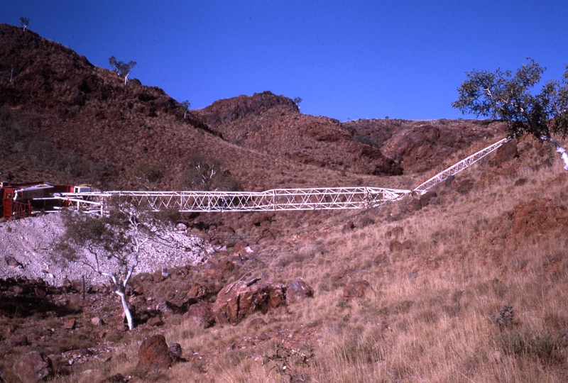 400290: Shay Gap WA Collapsed Crane