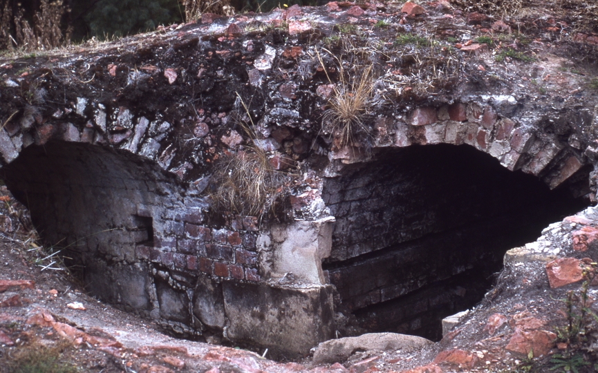 400354: Saltwater River Tasmania Underground convict cells