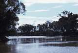 400450: Murray River NSW looking downstream 1 km downstream from Echuca Victorian Bank on left