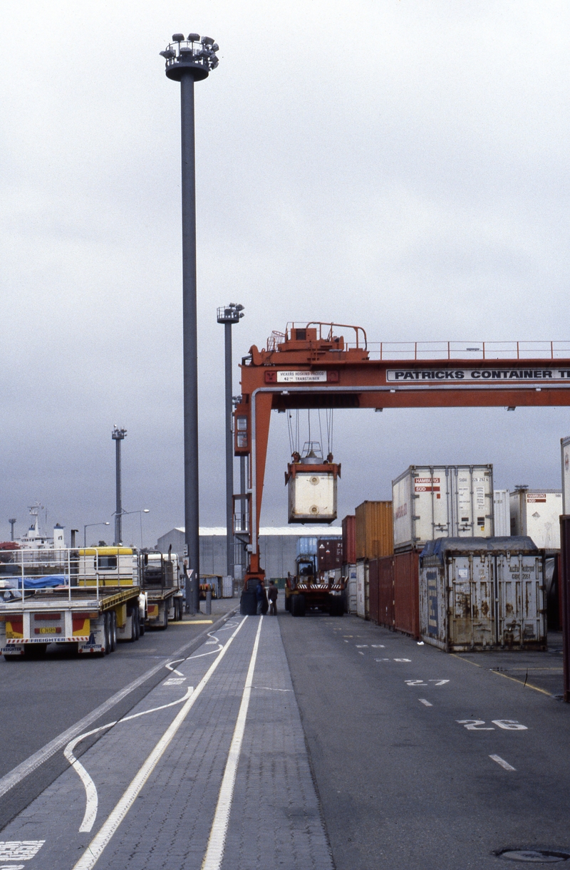 400570: Glebe Island NSW Patrick's Terminal Rubber Tyred Gantry Crane Runway