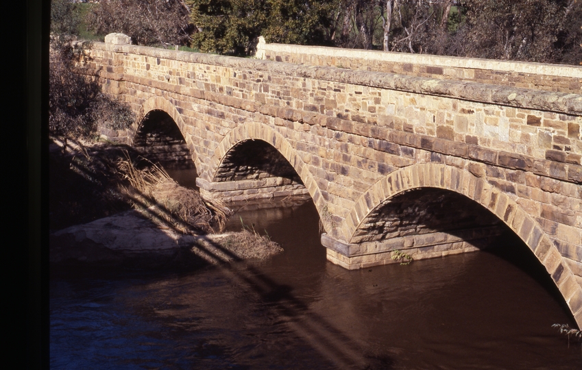 400578: Avenel Victoria former Highway Bridge looking North