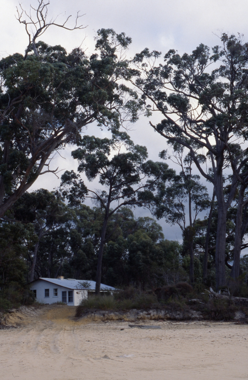 400597: Lake Wartook Victoria Lowery Lodge