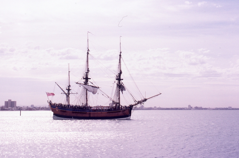 400654: Port Melbourne Victoria Replica Cook's Endeavour setting out