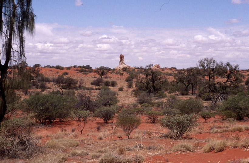 400783: looking South towards Chambers Pillar NT