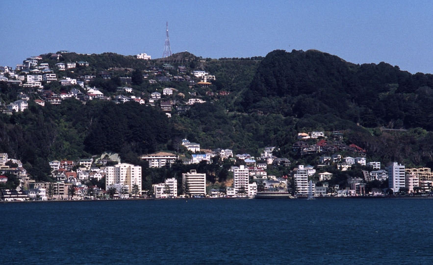 400841: Oriental Bay North Island NZ Mount Victoria in background