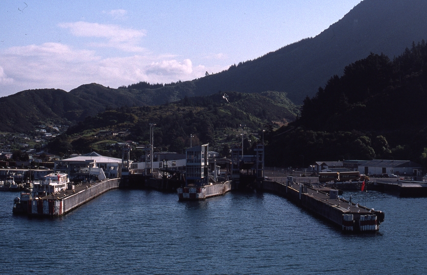 400864: Picton Harbour South Island NZ viewed from arriving ferry