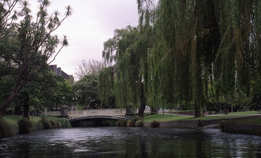 400888: Christchurch South Island NZ Avon River looking downstream towards Victoria Street