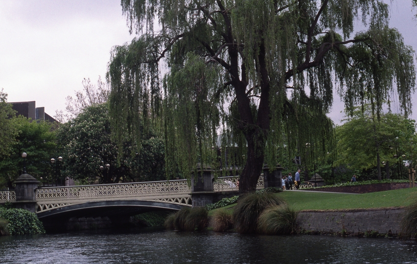 400889: Christchurch South Island NZ Avon River looking downsteam towards Victoria Street