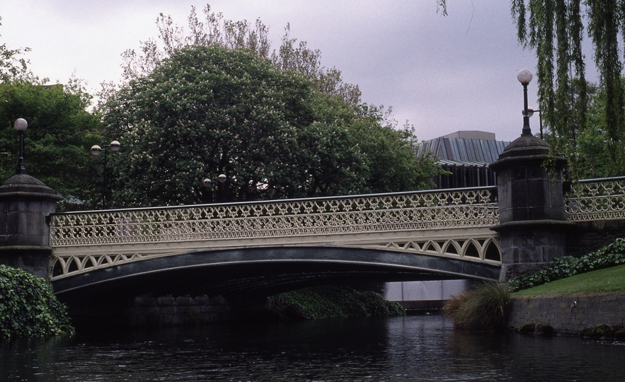 400900: Christchurch South Island NZ Avon River looking downstream towards Victoria Street