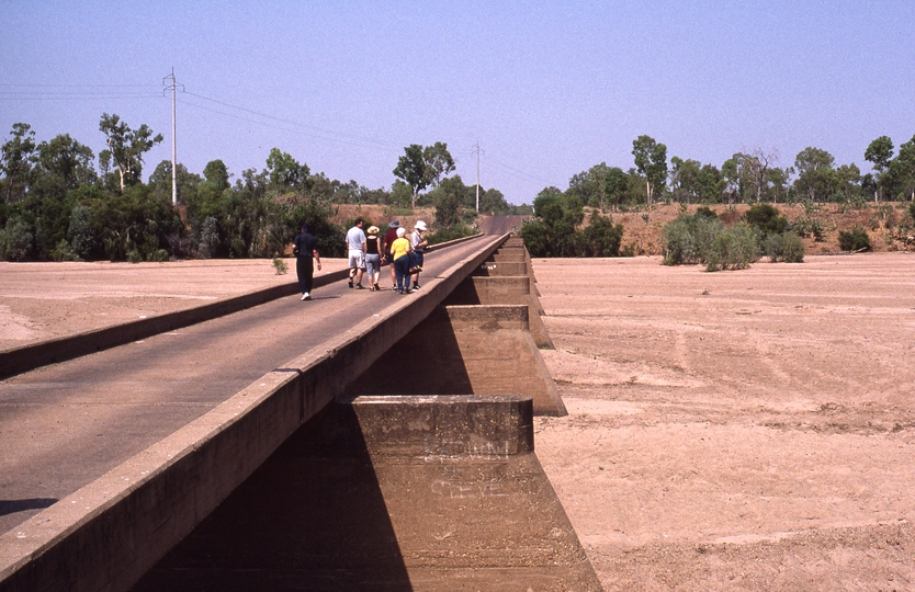 400914: Croydon - Georgetown Road Gilbert River Bridge looking West