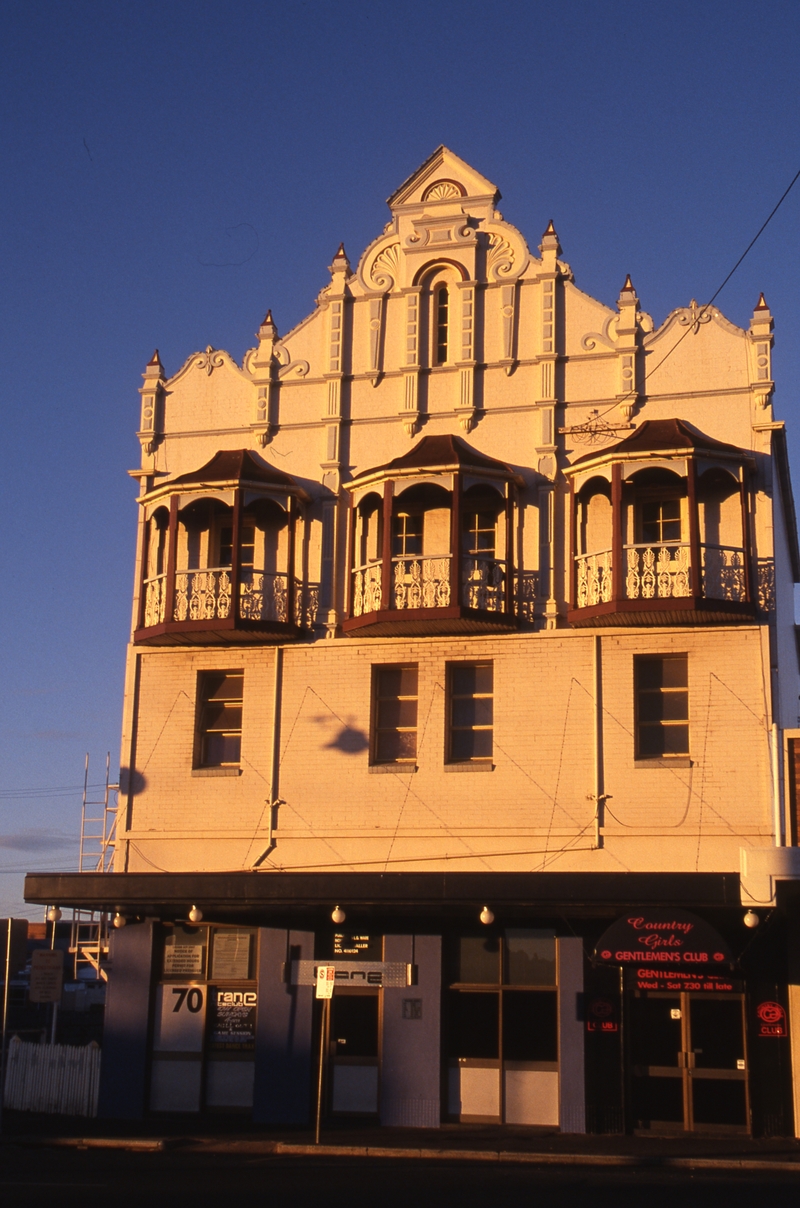400958: Toowoomba Qld 'Gentlemens' Club near Railway Station level crossing