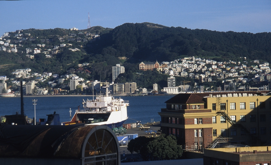 400981: Wellington North Island NZ Harbour viewed from Aitken on Mulgrave