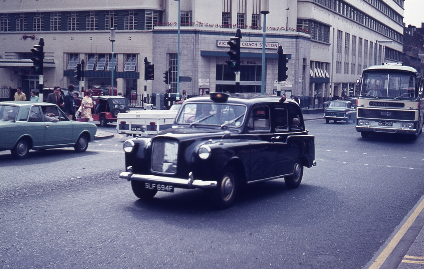 401314: London England Taxis at Victoria Station