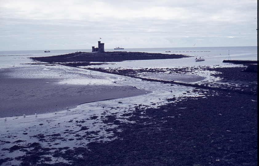 401404: Douglas Isle Of Man 'Castle' on beachfront