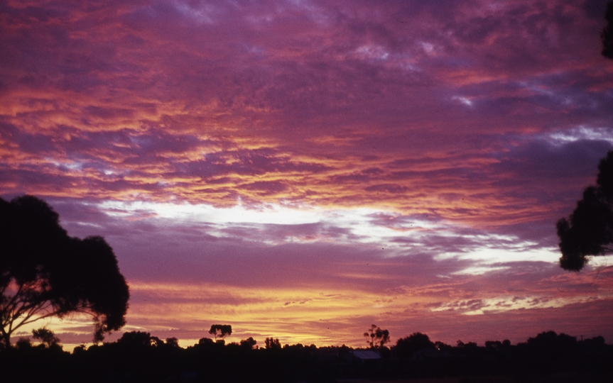 401544: Sunset over Southern Cross Western Australia Photo Wendy Langford