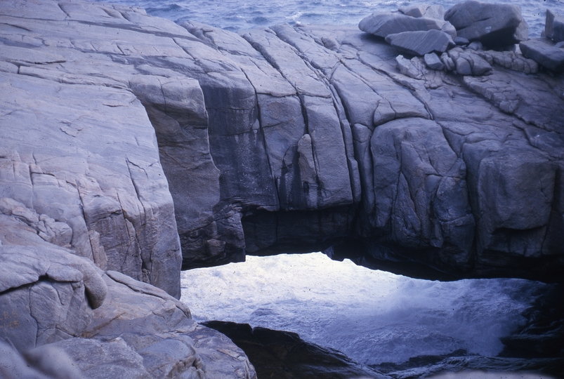 401643: Albany Western Australia Natural Bridge Photo Wendy Langford