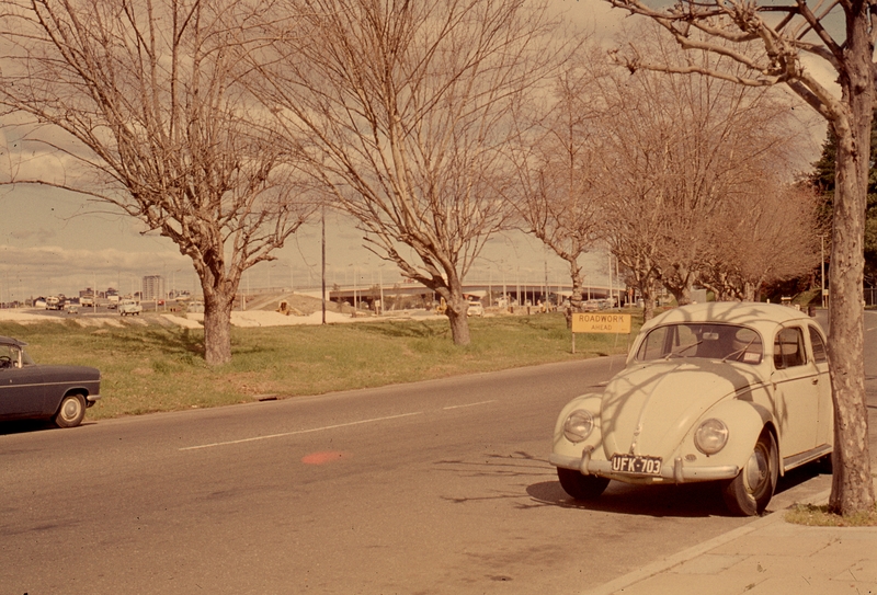 401757: Mounts Bay Road Perth Western Australia Narrows Bridge in background Photo Wendy Langford