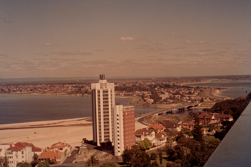 401761: Perth Western Australia View towards South Perth from Legacy Lookout Photo Wendy Langford