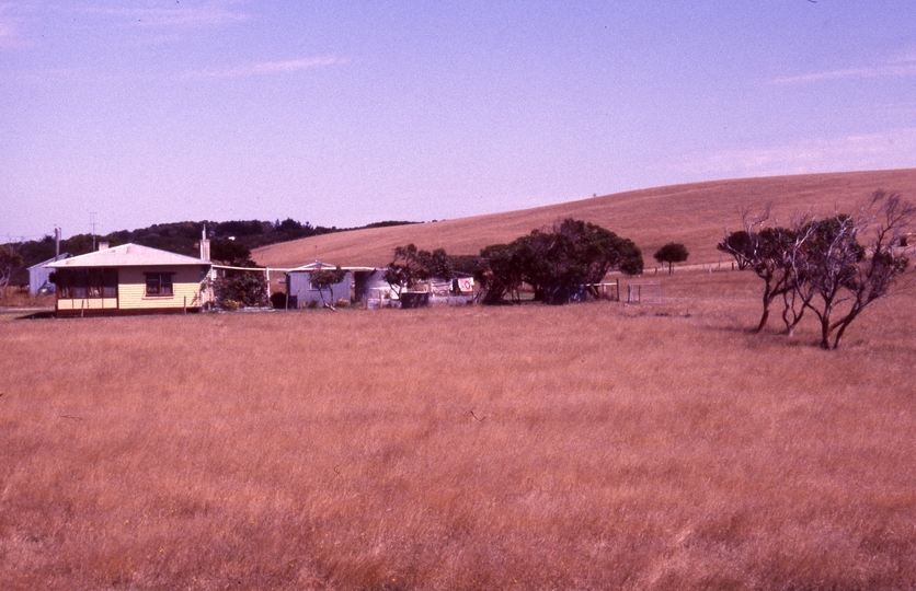 401800: Yanakie Victoria Farmhouse